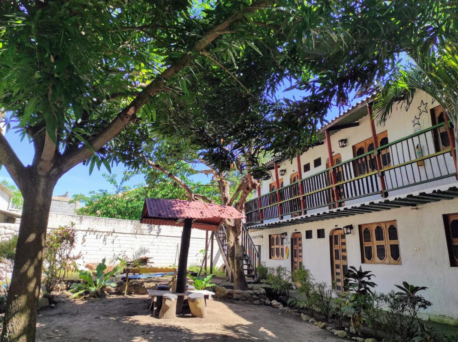 Hostal Luz De Luna Palomino Bagian luar foto